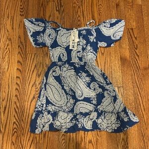 Art Class Floral Blue and White Fabric